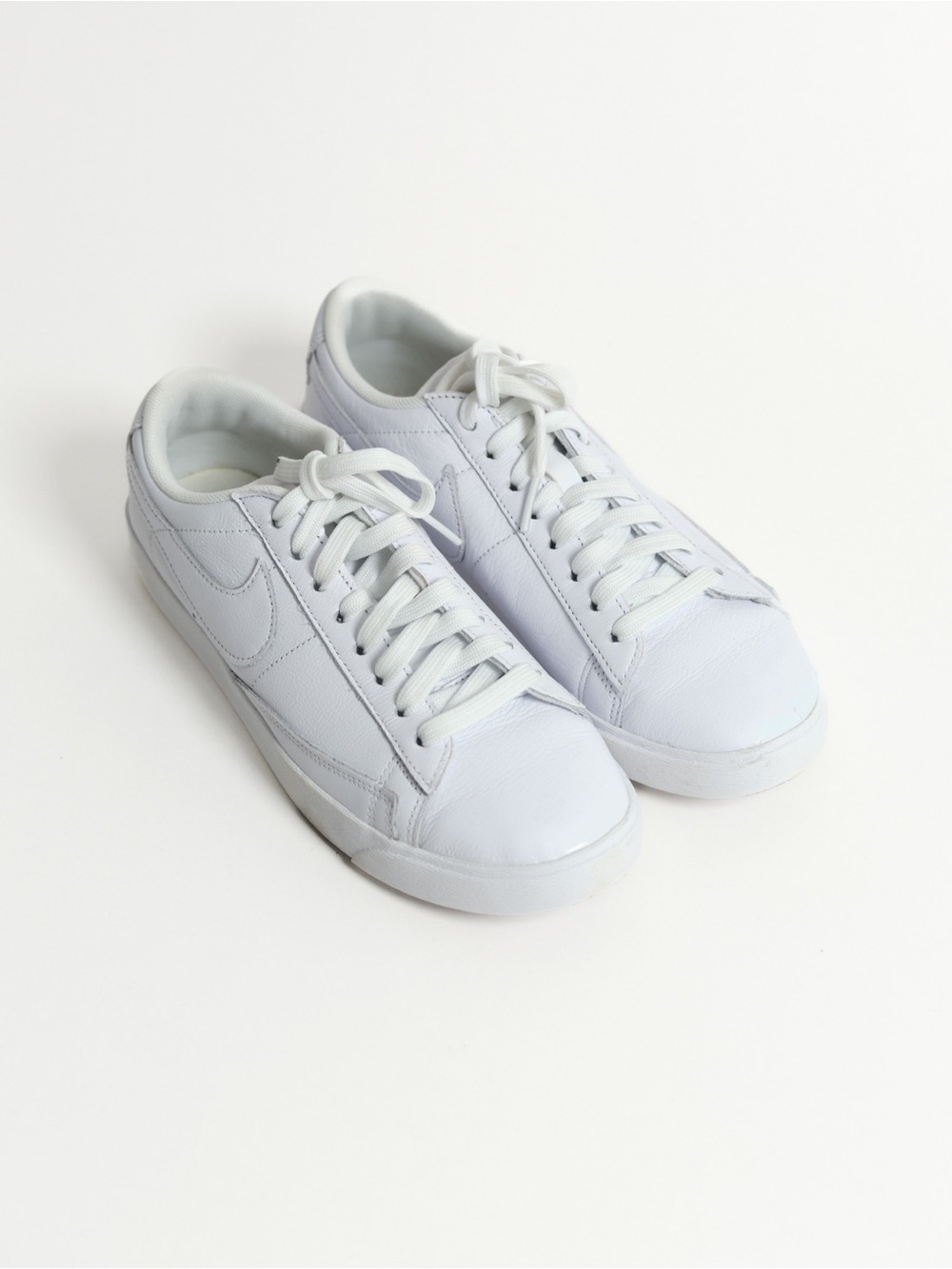 Nike Women’s White Tennis Classics Shoe